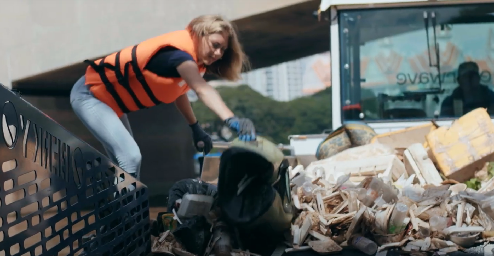 Screen Shot 2025-09-05 at 30315 PM everwave cleans pollution out of rivers