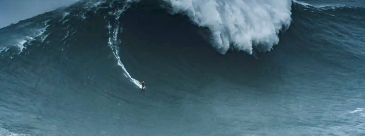 Screenshot Nazaré has some of the world's largest waves