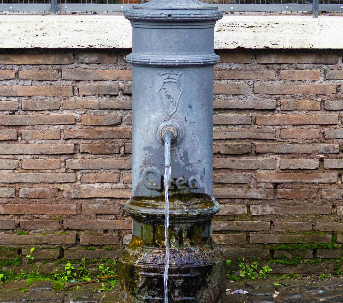 pexels-titiaariadne-33026229 2 Drinking fountain Rome